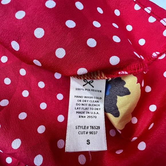 Everly Sleeveless Top with Button Detail Red & White Dot with Flower Small - Picture 7 of 7